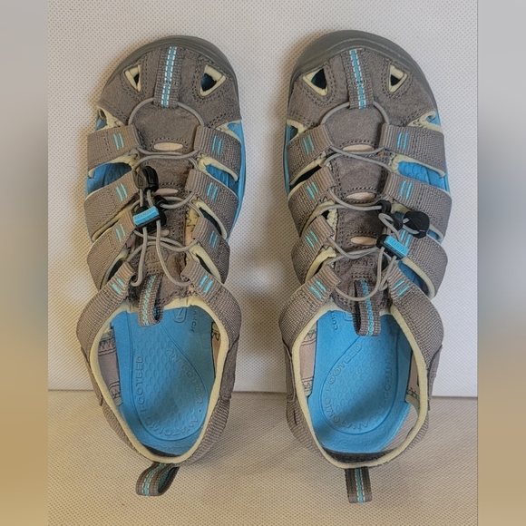 KEEN CLEARWATER CNX WATERPROOF SHOES (sz 7.5) - Picture 1 of 5
